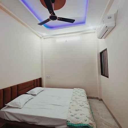 Nandi Homes Homestay Уджайн Екстериор снимка