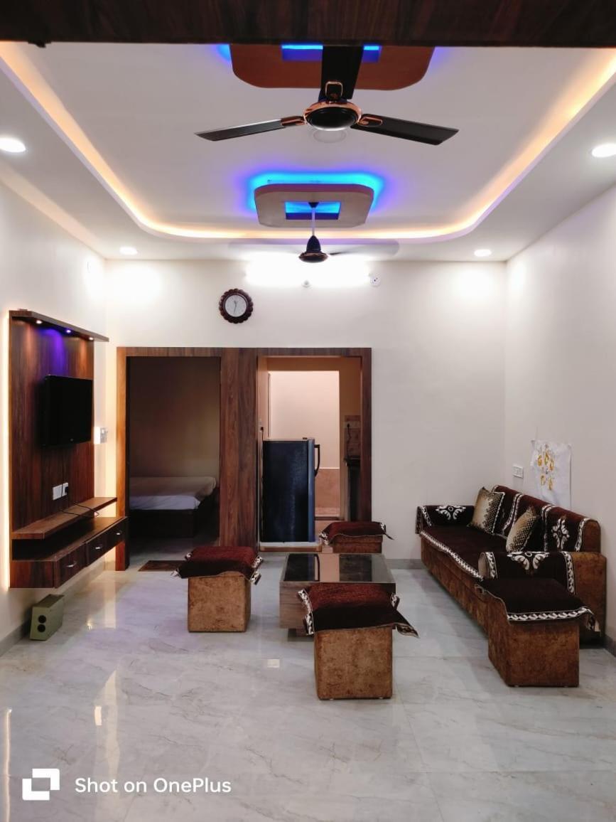 Nandi Homes Homestay Уджайн Екстериор снимка